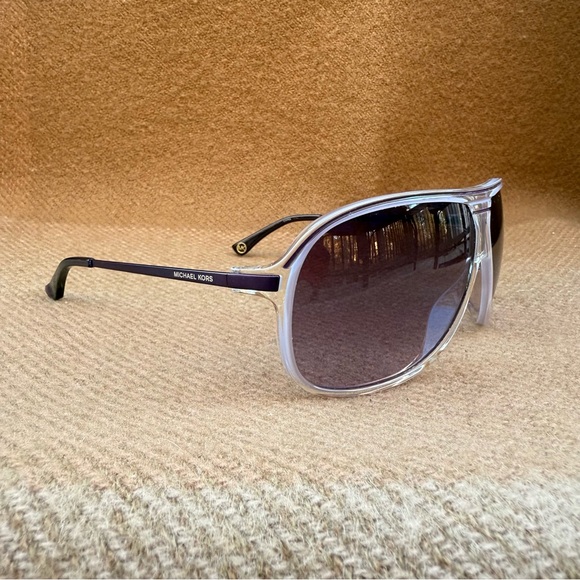 Michael Kors M2454S Medina Sunglasses with black frame - Picture 5 of 13